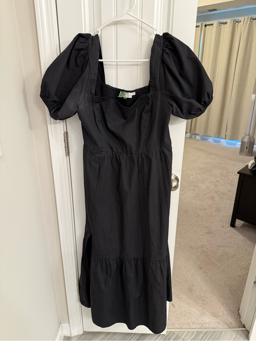 ASTR Puff-Sleeve Midi Dress